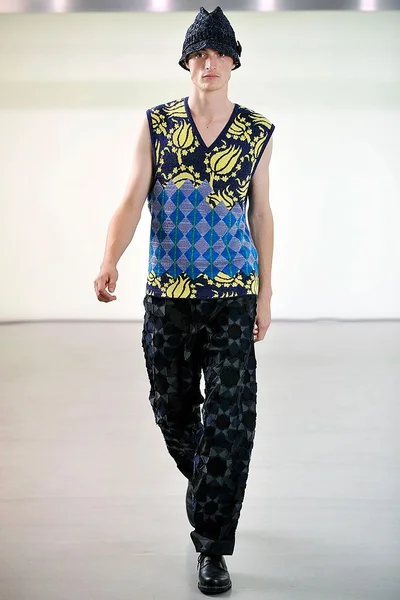 Look 25